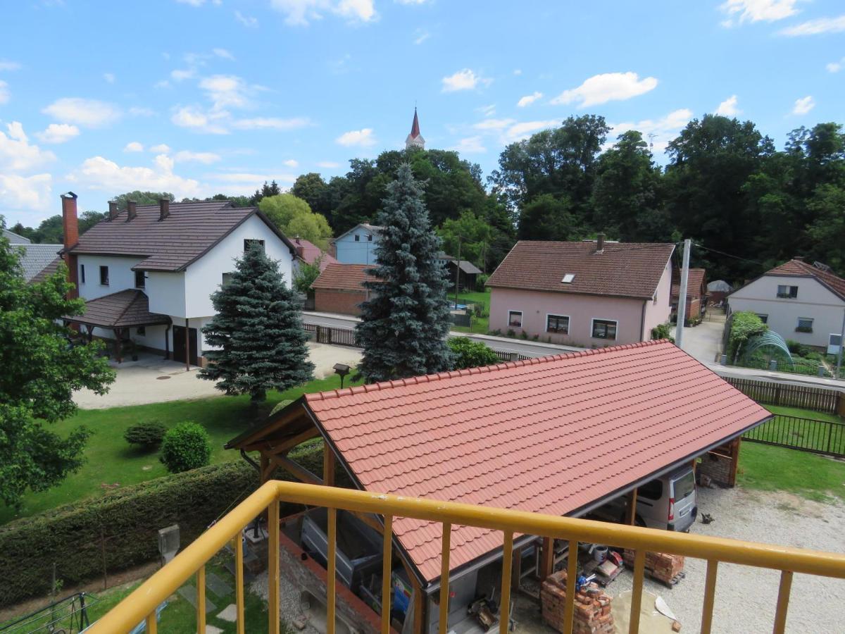 Mill House Apartment And Camping Лютомер Экстерьер фото
