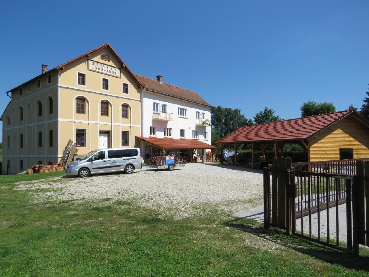 Mill House Apartment And Camping Лютомер Экстерьер фото
