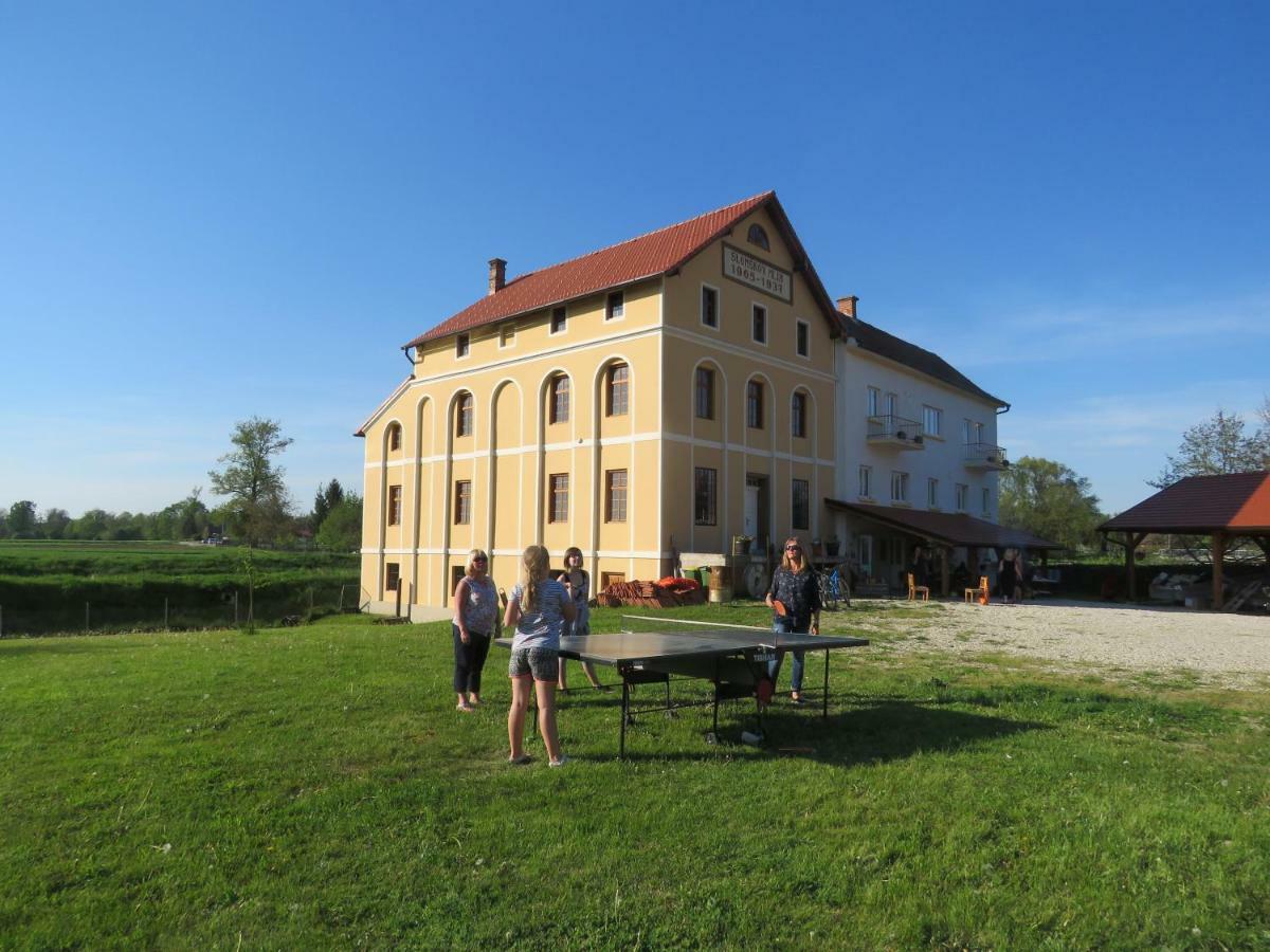Mill House Apartment And Camping Лютомер Экстерьер фото